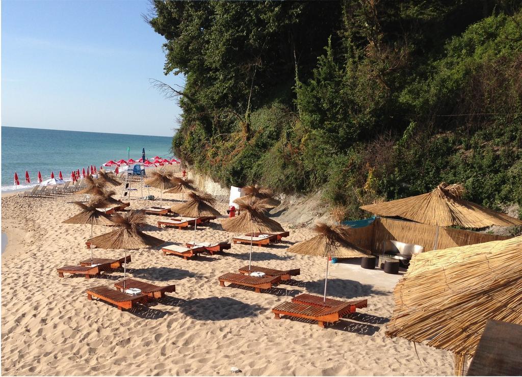 Hotel Moskoiani Byala  Exterior photo